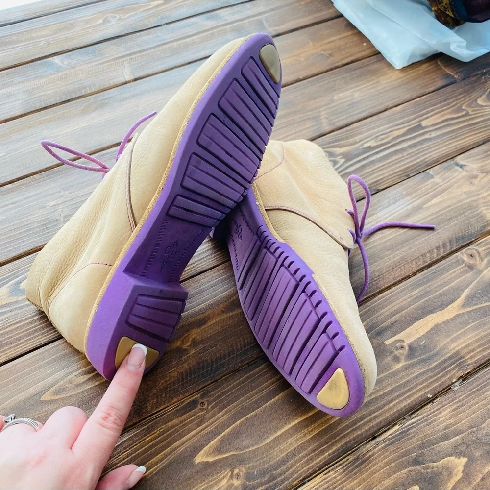 Cole Haan Lunagrand Tan Leather Chukka Ankle Boots‎ Orchid Purple Soles Size 6.5